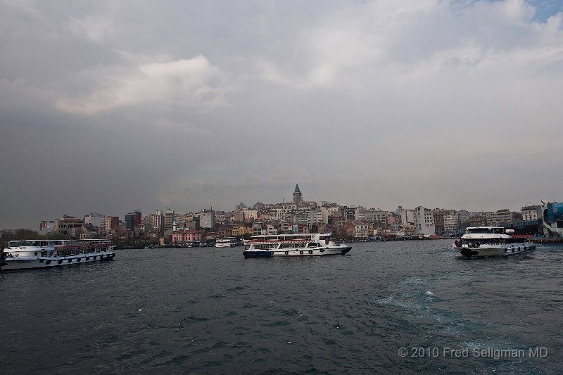 20100403_164321 D3.jpg - Myriad of ferry boats on Bosphorus near Galata Bridge